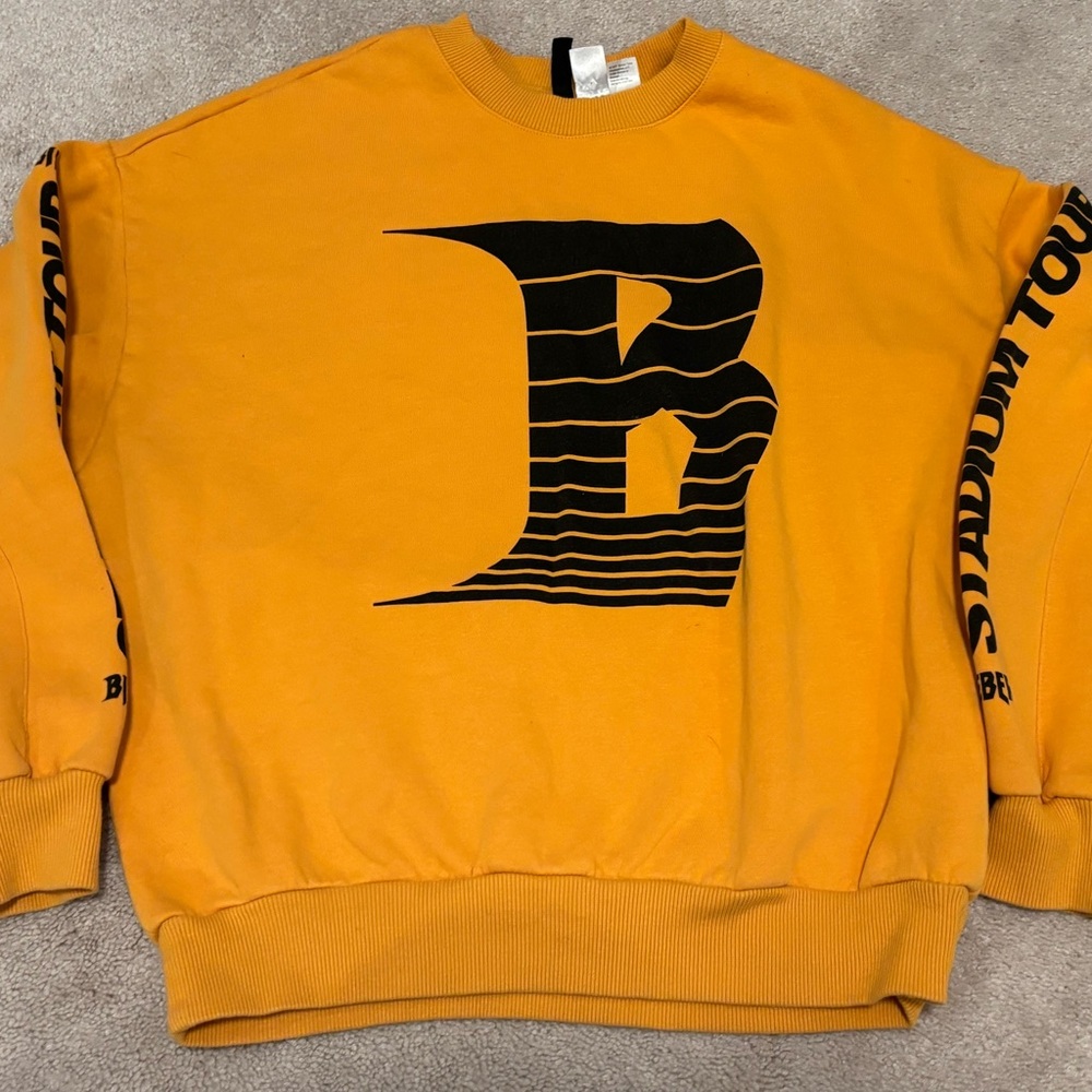 Justin Bieber Yellow Women’s Small Crewneck Sweatshirt 2017 Stadium Tour